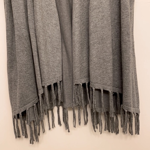 Joseph 🖤 Grey Vest - Picture 4 of 8